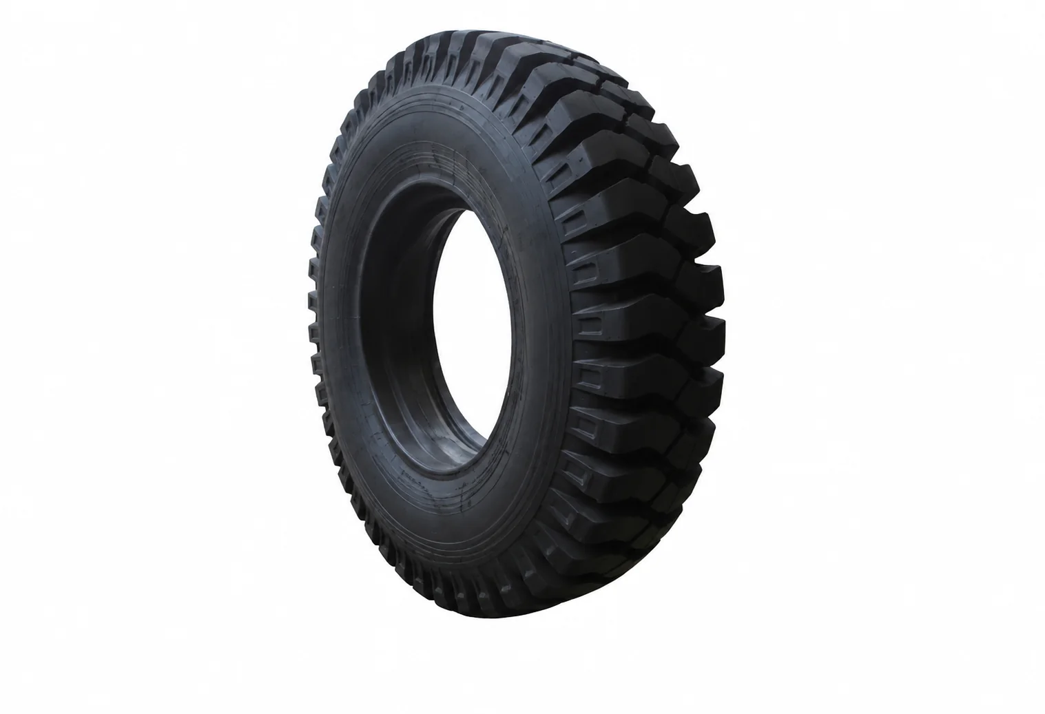 MINING Heavy-Duty Mining Tyre verified tread pattern